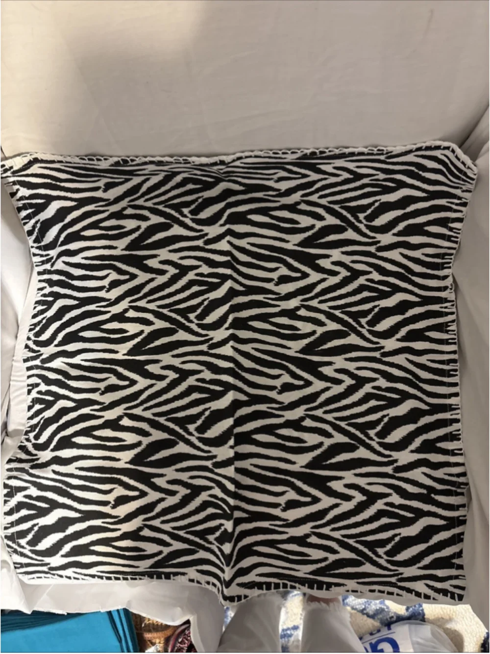 Pier 1 Black/white Zebra Striped Design Cloth Napkins 6. (1090)